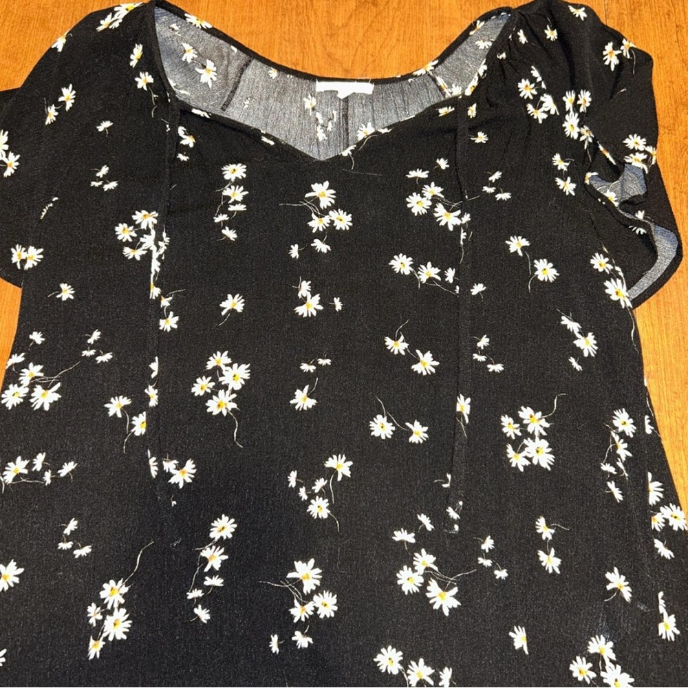 Maurices Black and White Short Sleeve Blouse